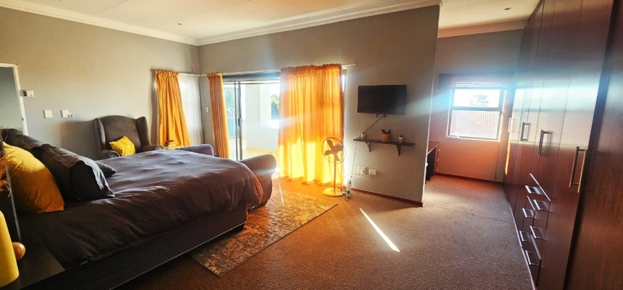 To Let 4 Bedroom Property for Rent in Safari Gardens North West